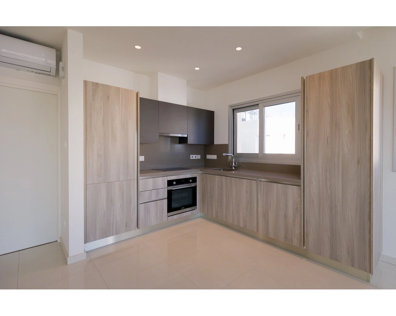 2 Bedroom Apartment for Sale in Germasogeia, Limassol District