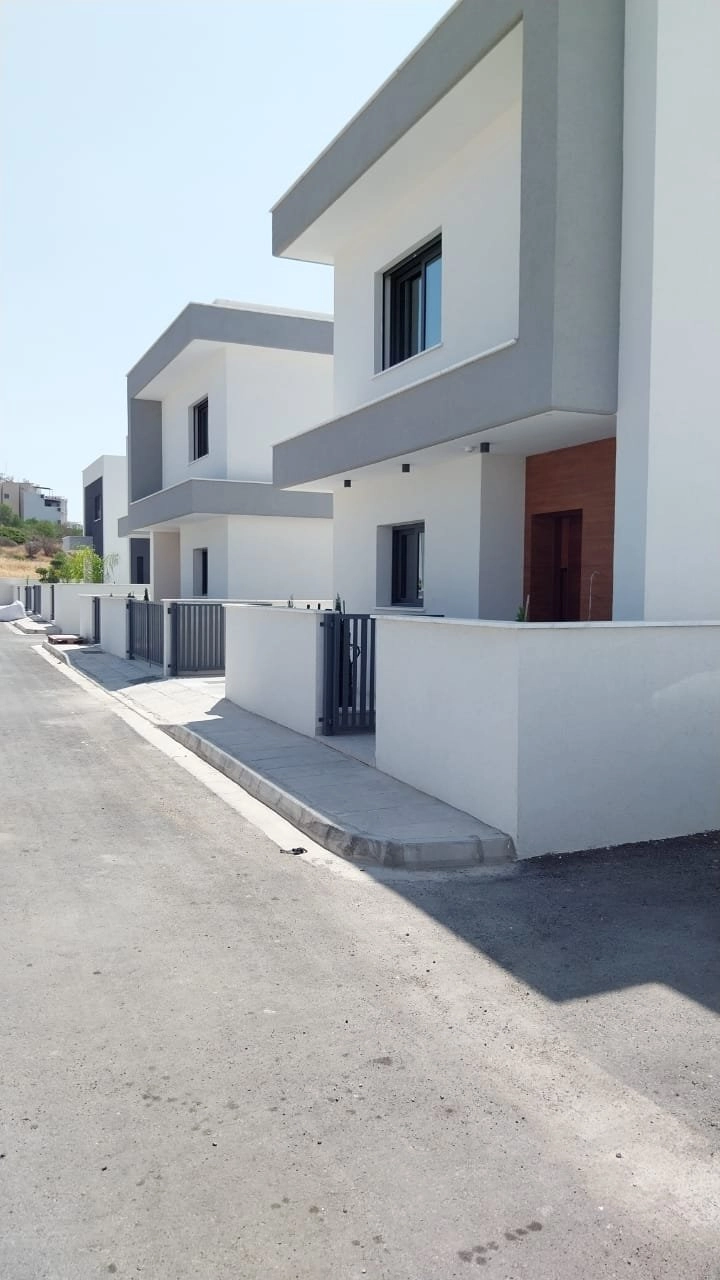 2 Bedroom House for Sale in Agios Tychonas, Limassol District