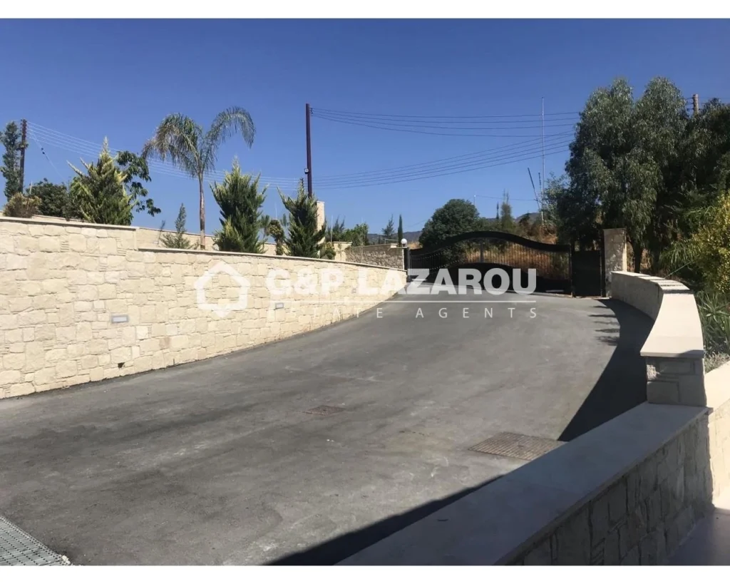 4 Bedroom House for Sale in Akrounta, Limassol District