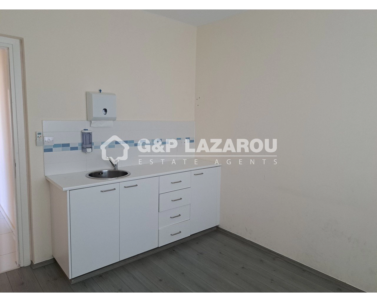 89m² Office for Rent in Limassol – Agia Zoni