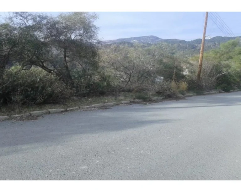 1,340m² Plot for Sale in Moniatis, Limassol District