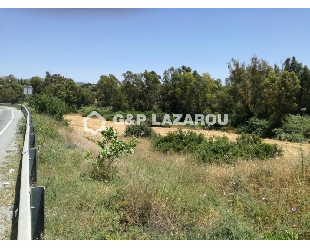 9,700m² Plot for Sale in Monagroulli, Limassol District