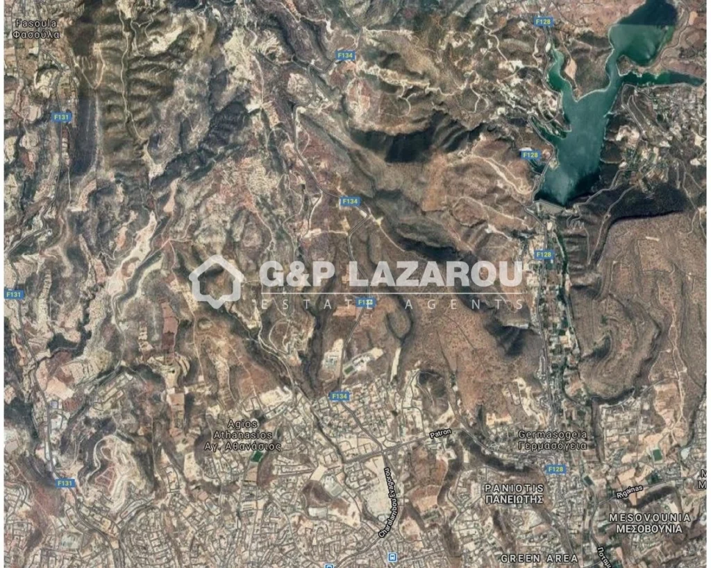 10,703m² Plot for Sale in Mathikoloni, Limassol District
