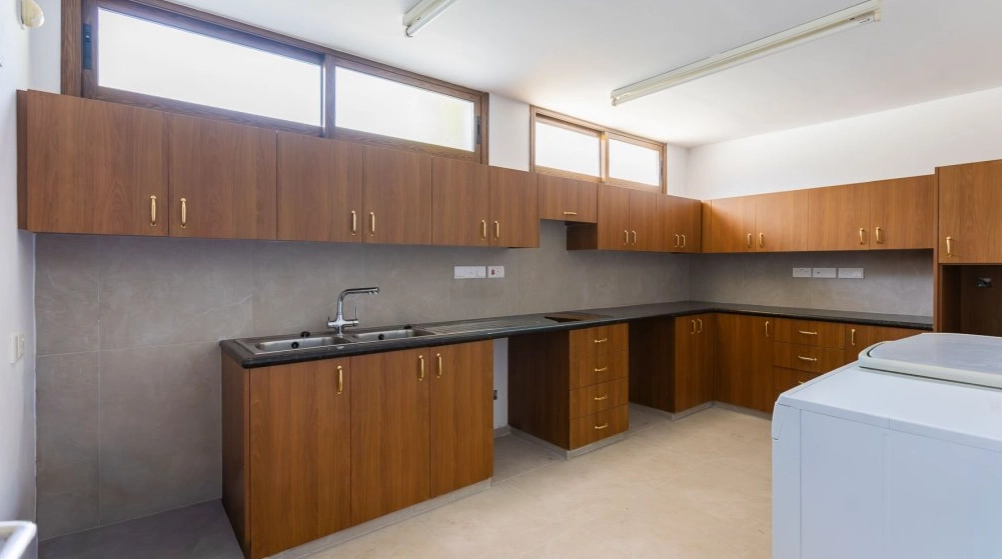6+ Bedroom House for Sale in Germasogeia, Limassol District