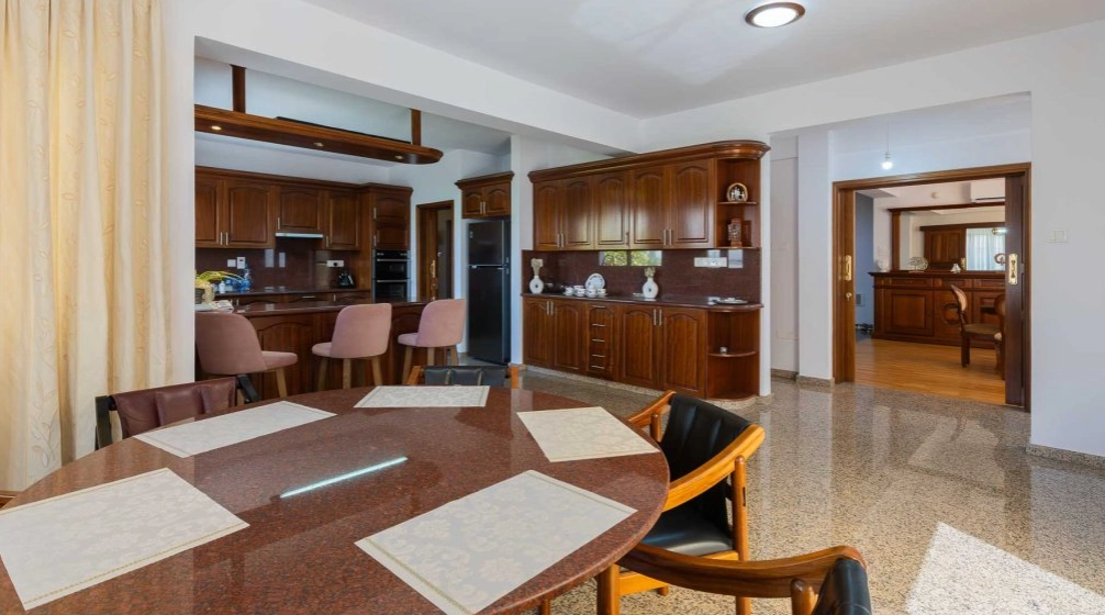 6+ Bedroom House for Sale in Germasogeia, Limassol District