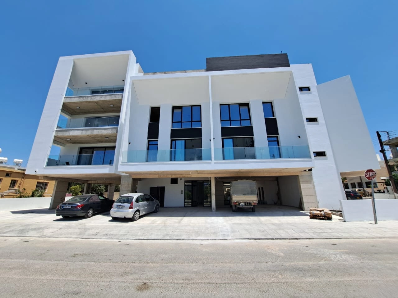 1000m² Building for Sale in Geroskipou, Paphos District
