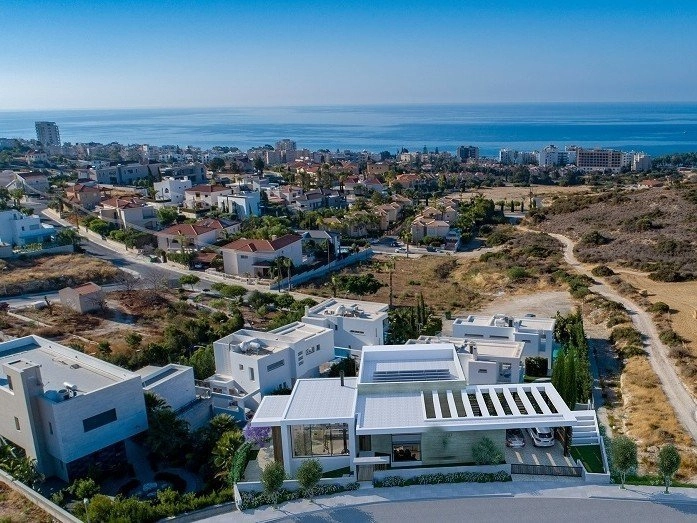 5 Bedroom House for Sale in Agios Tychonas, Limassol District