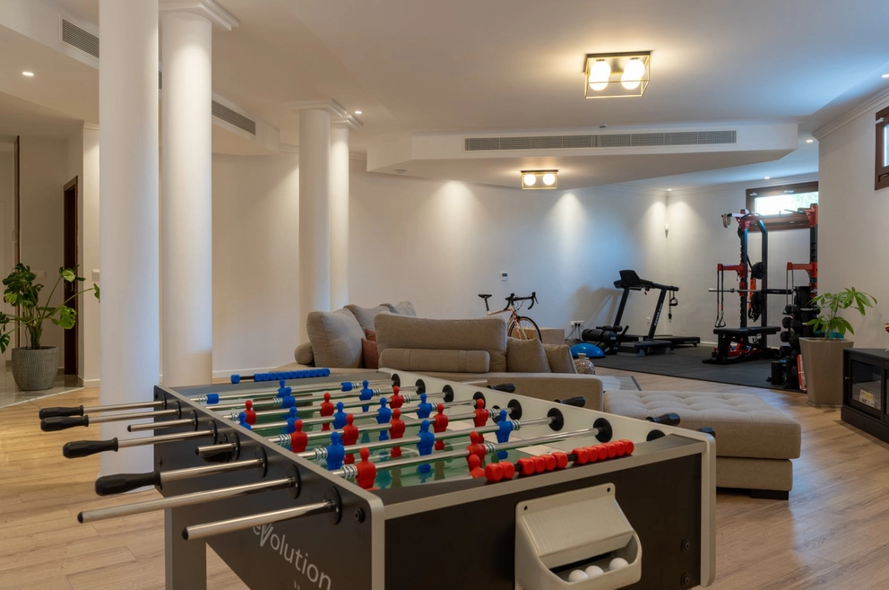 6+ Bedroom House for Sale in Limassol District