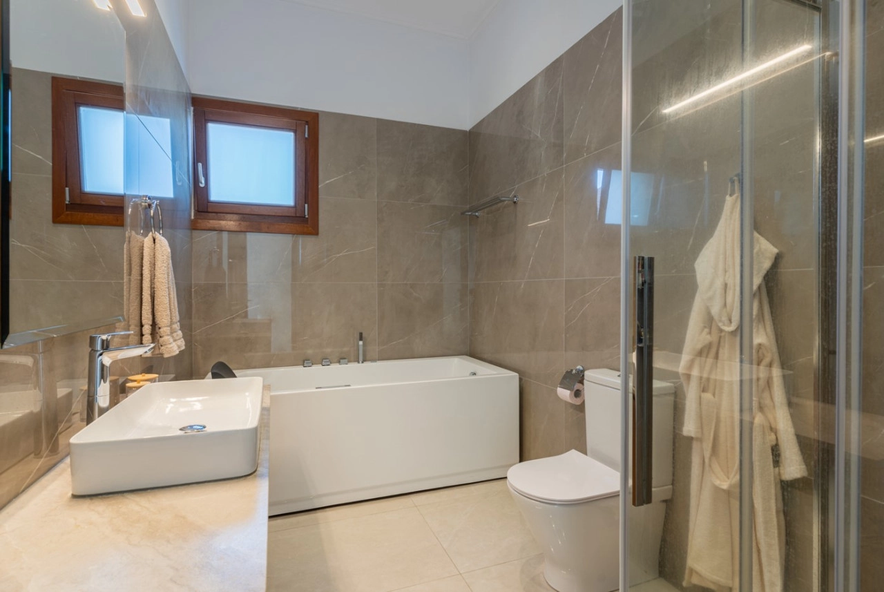 6+ Bedroom House for Sale in Limassol District