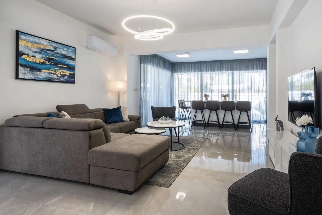 5 Bedroom House for Sale in Oroklini, Larnaca District