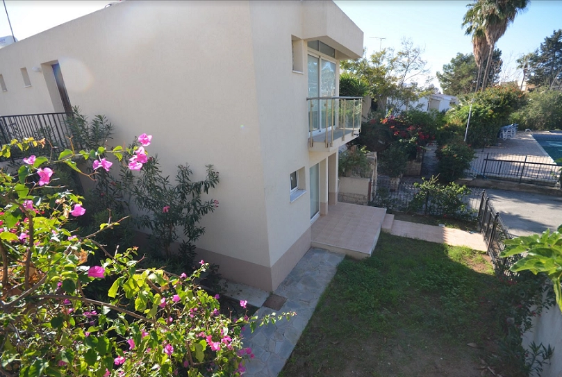 3 Bedroom House for Sale in Tombs Of the Kings, Paphos District