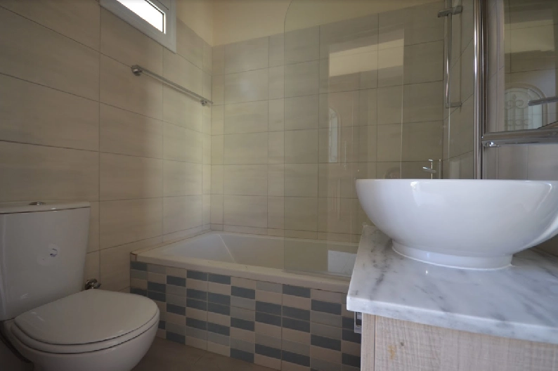 3 Bedroom House for Sale in Tombs Of the Kings, Paphos District