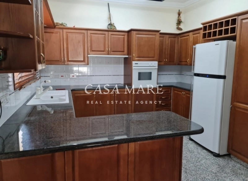 4 Bedroom House for Sale in Nicosia – Pallouriotissa