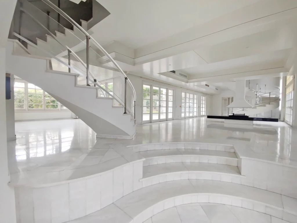 5 Bedroom House for Sale in Nicosia District