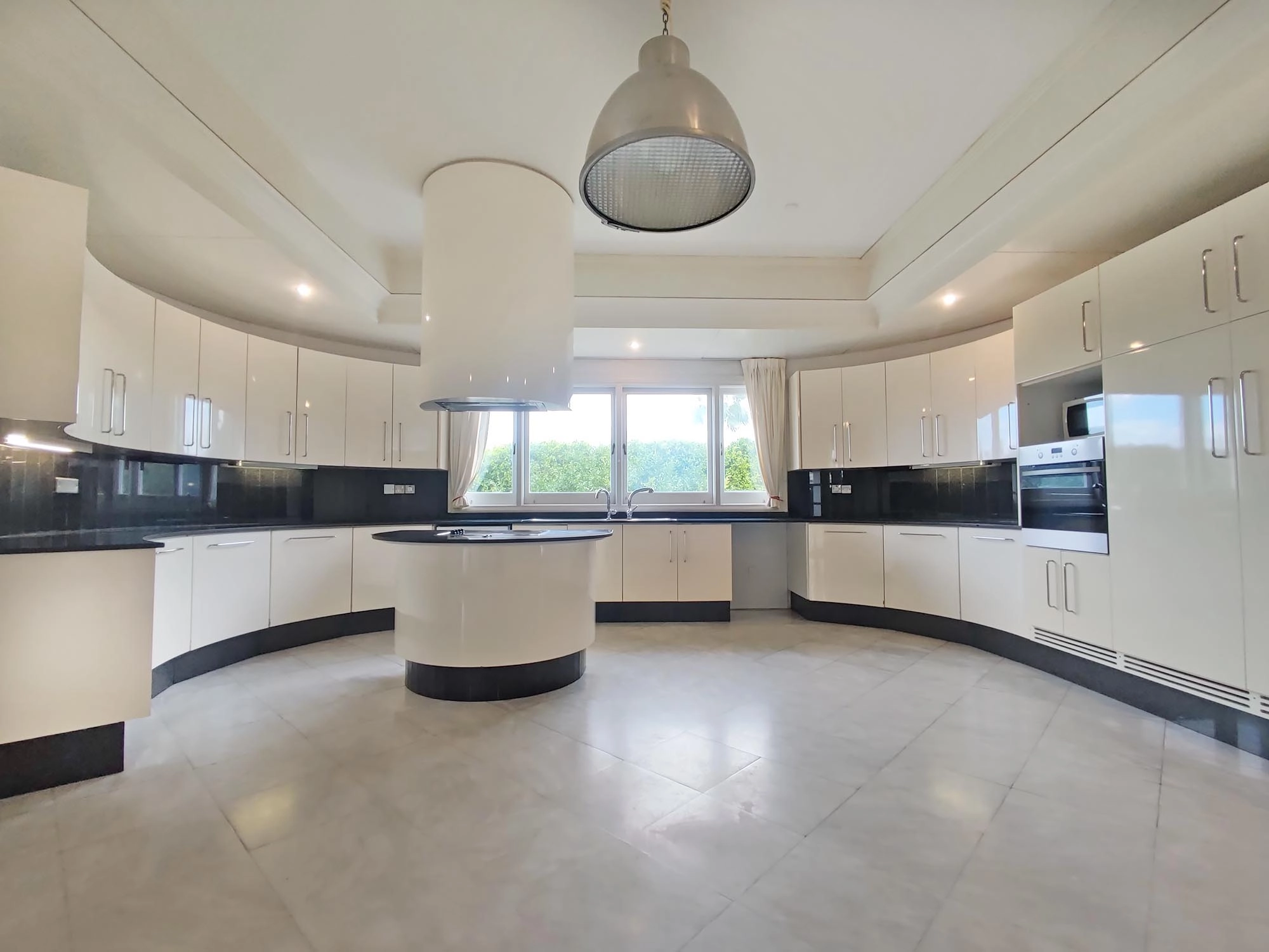 5 Bedroom House for Sale in Nicosia District