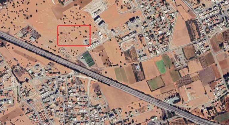 8,362m² Plot for Sale in Kato Polemidia, Limassol District