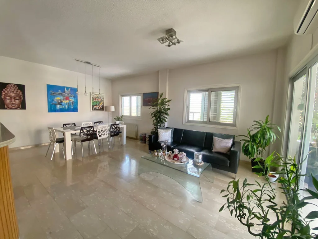 4 Bedroom Apartment for Sale