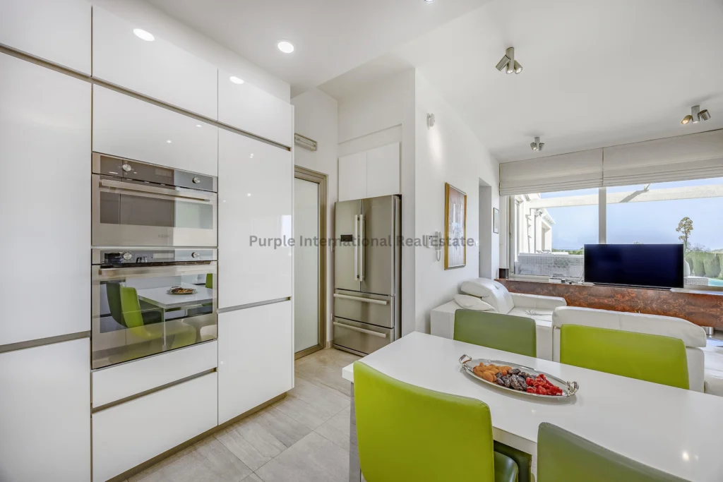 400m² House for Sale in Famagusta District