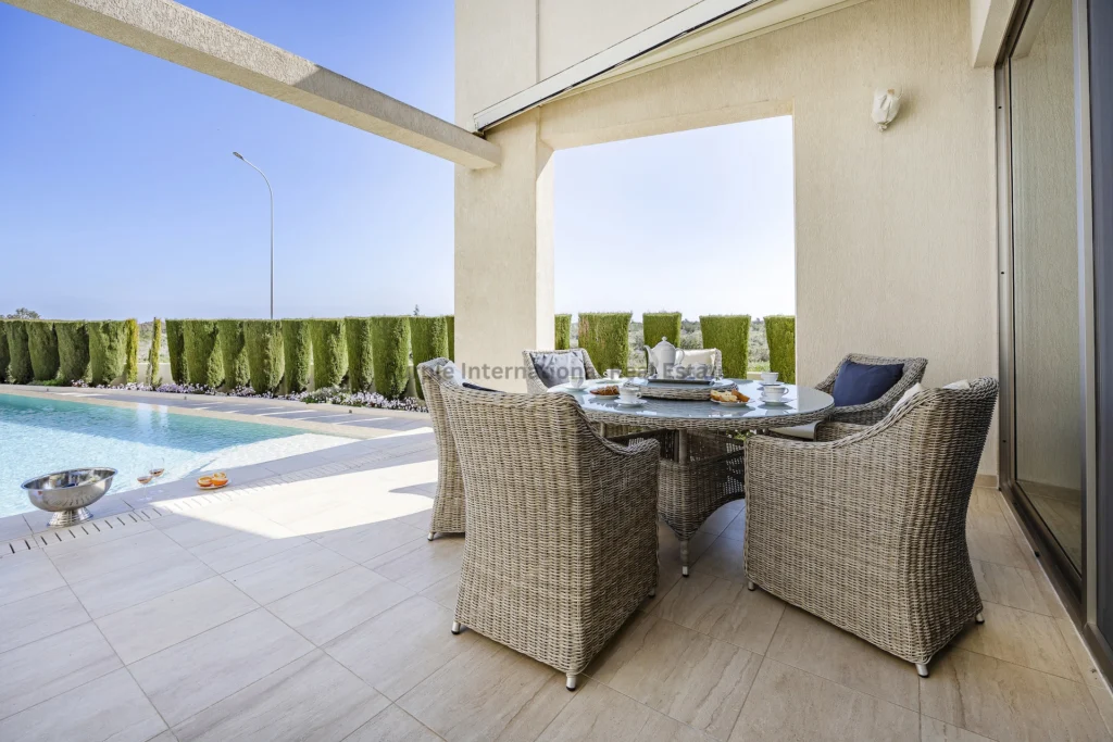 400m² House for Sale in Famagusta District