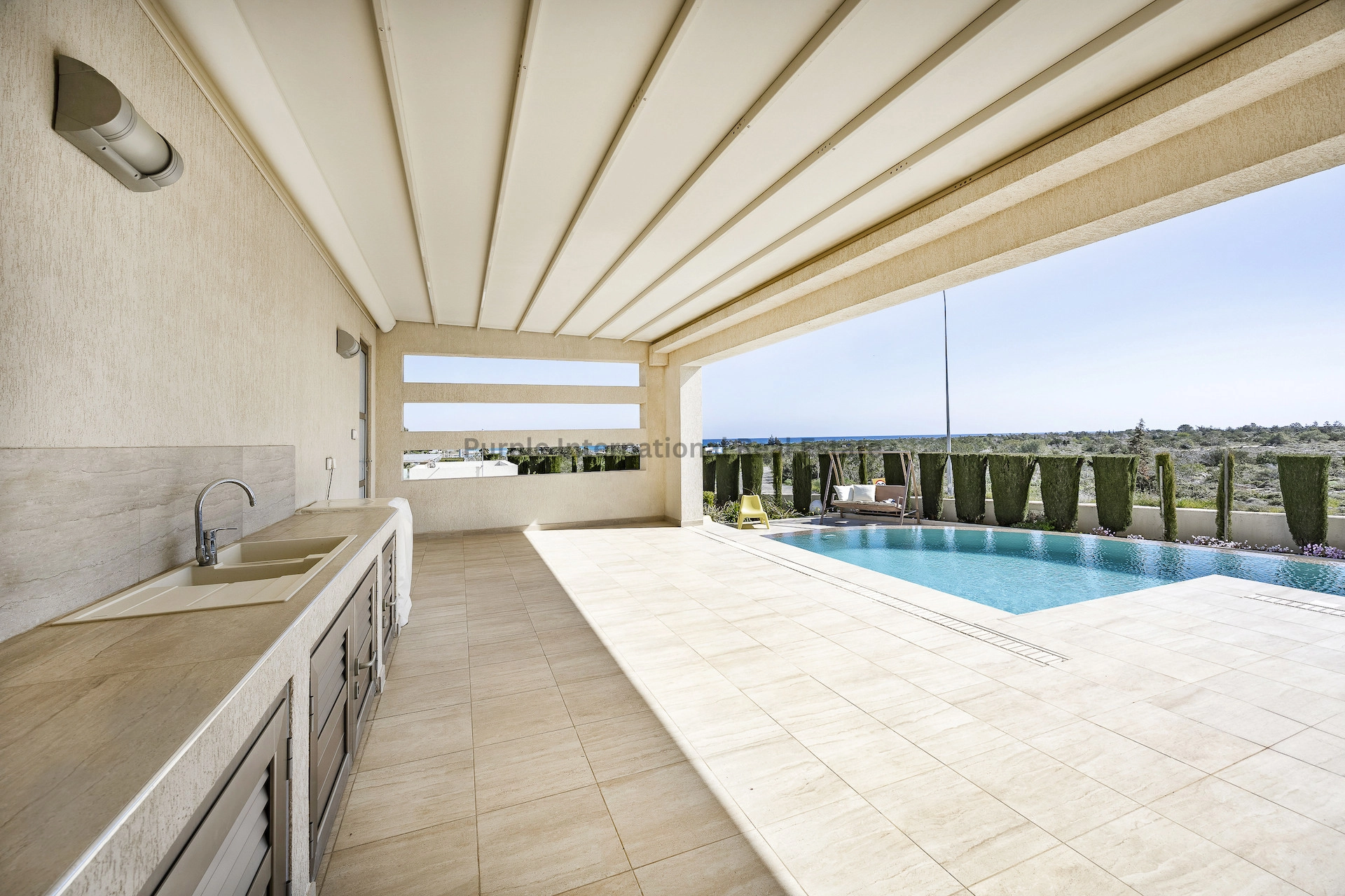 400m² House for Sale in Famagusta District