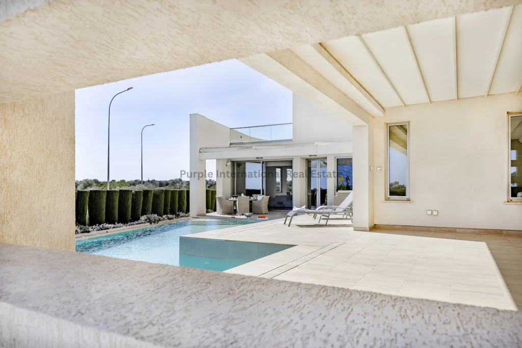 400m² House for Sale in Famagusta District