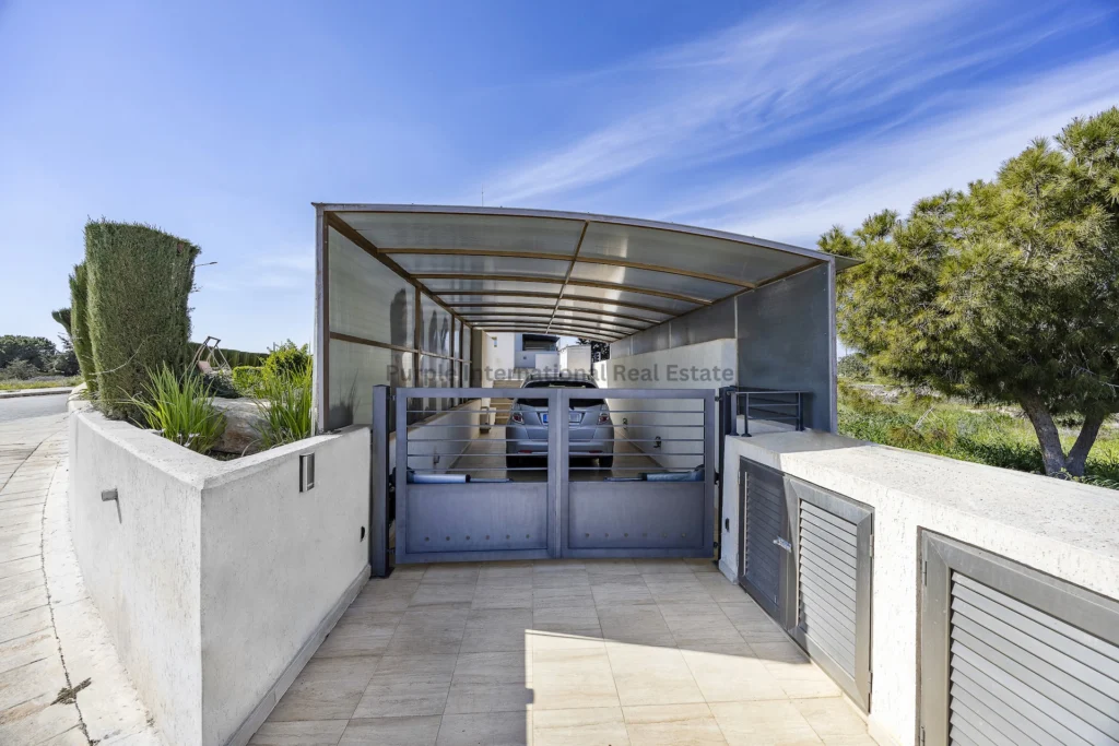 400m² House for Sale in Famagusta District