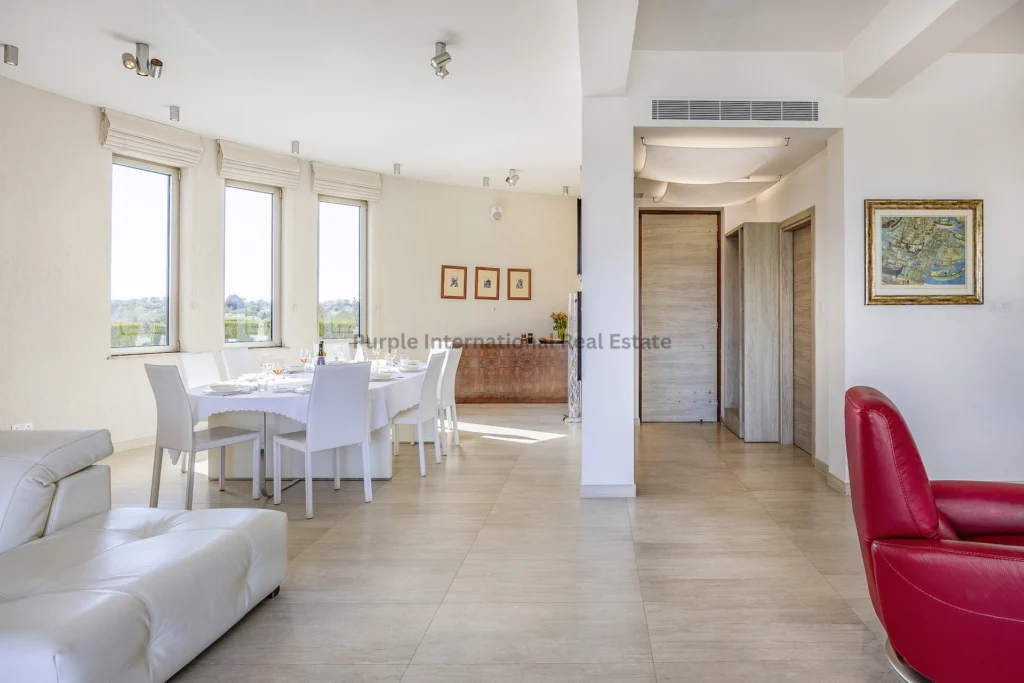 400m² House for Sale in Famagusta District
