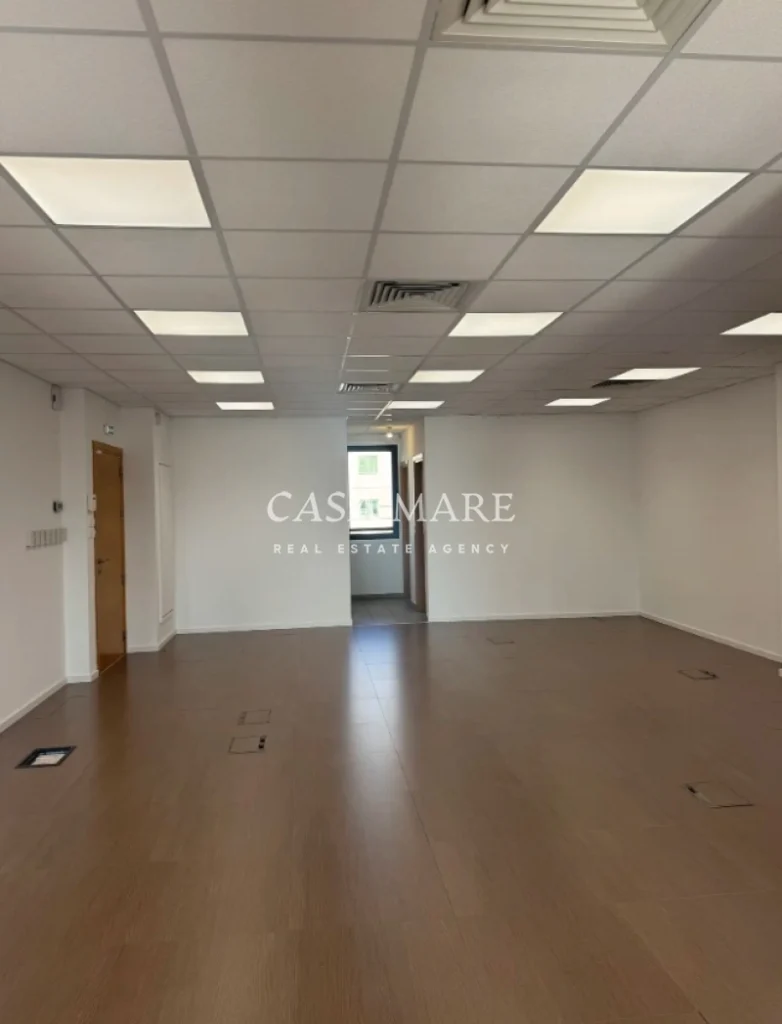 2200m² Building for Sale
