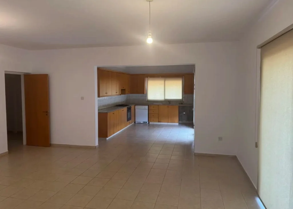 546m² Building for Sale in Kolossi, Limassol District