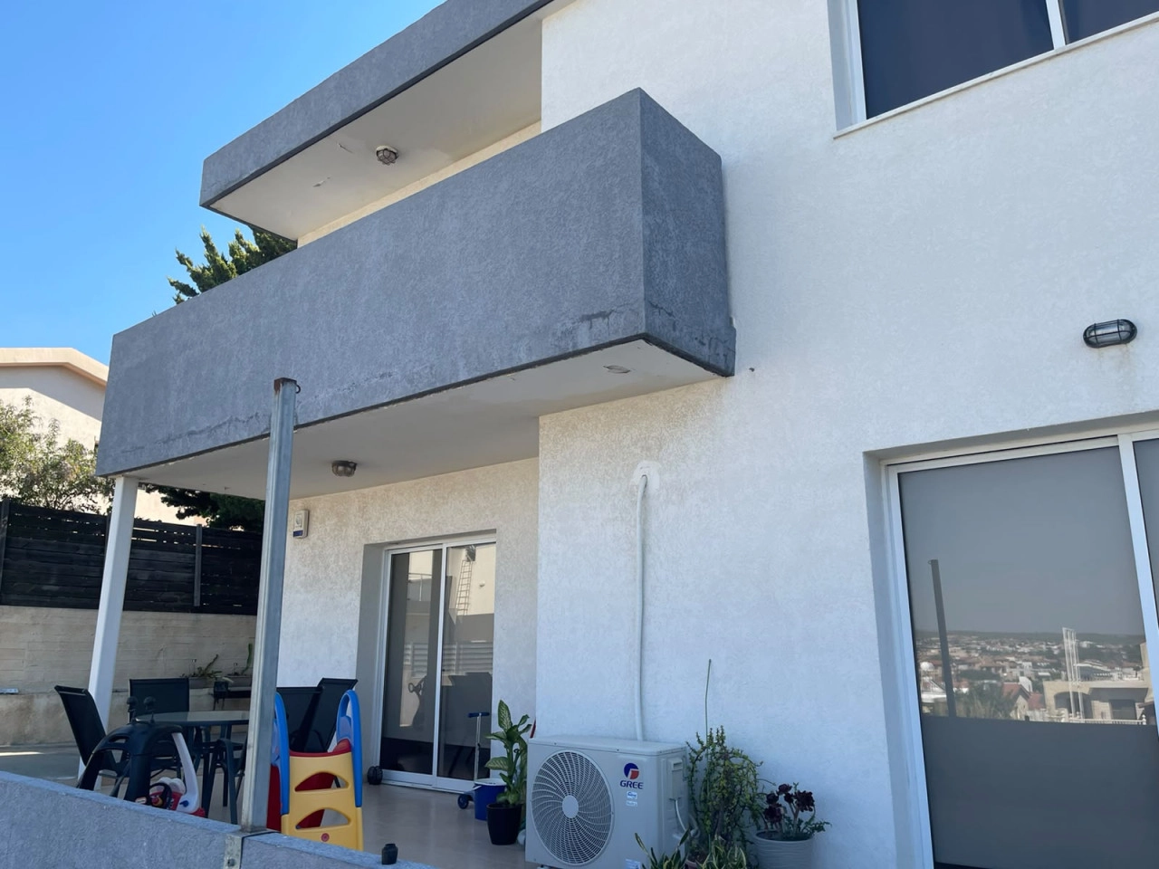 568m² Building for Sale in Kolossi, Limassol District