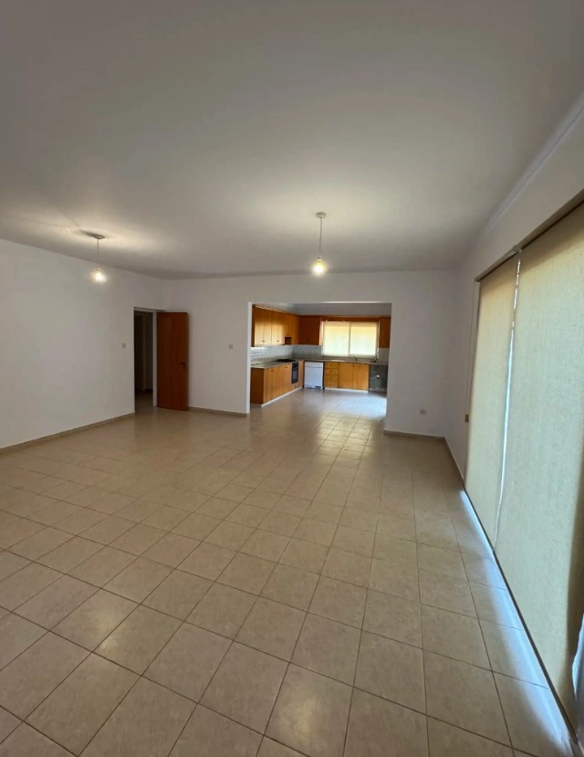 568m² Building for Sale in Kolossi, Limassol District