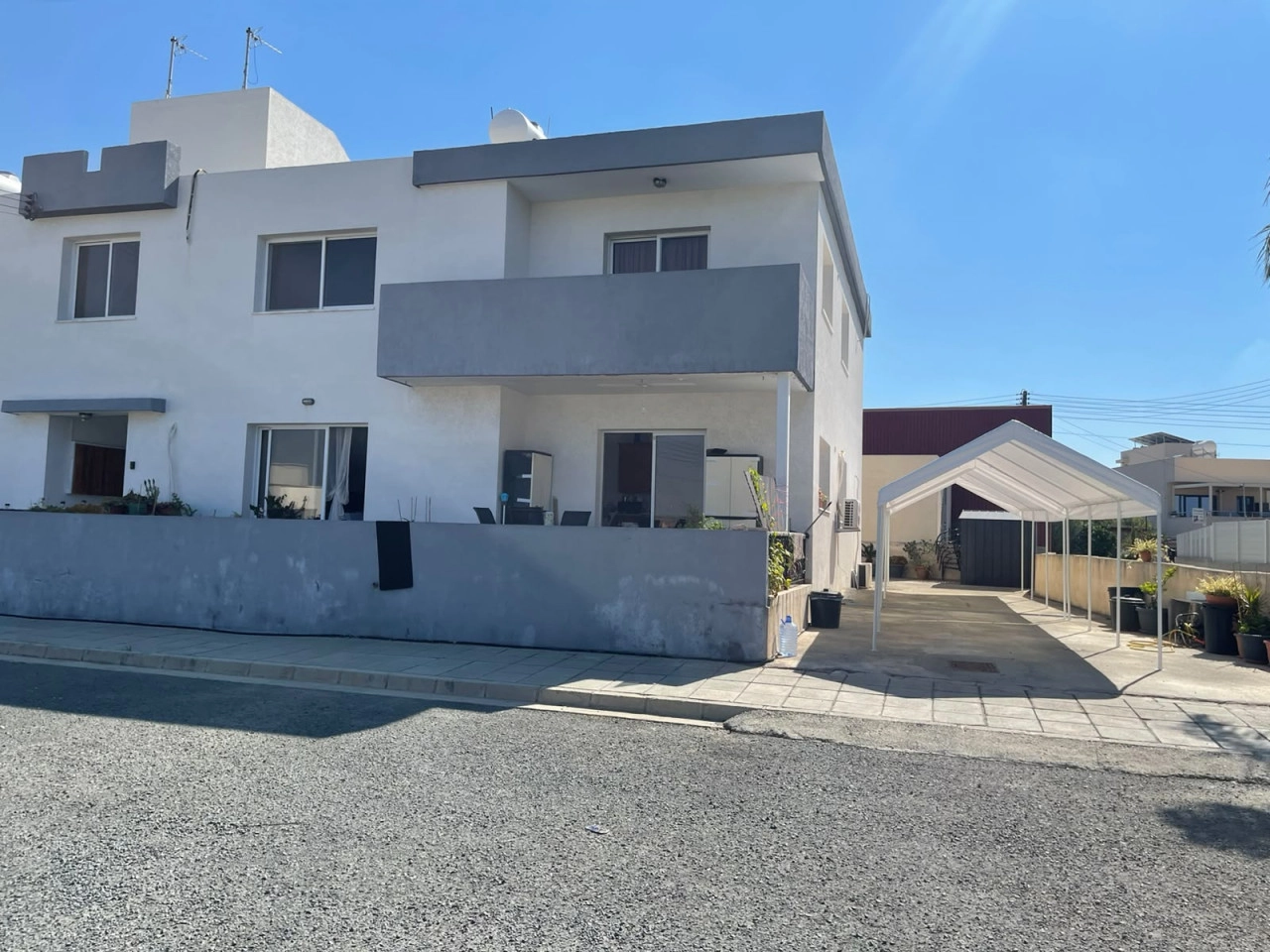 568m² Building for Sale in Kolossi, Limassol District