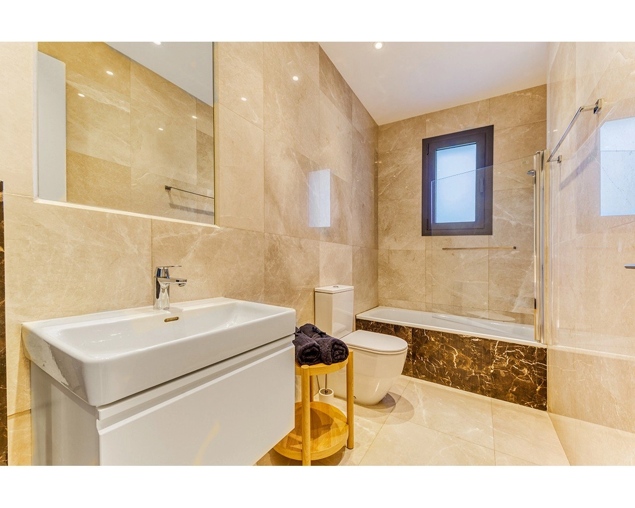 3 Bedroom Apartment for Rent in Potamos Germasogeias, Limassol District
