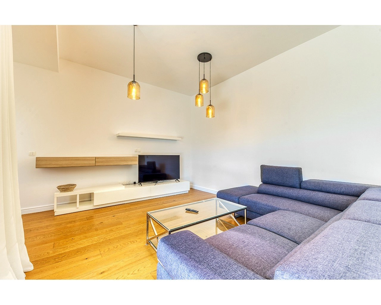 3 Bedroom Apartment for Rent in Potamos Germasogeias, Limassol District