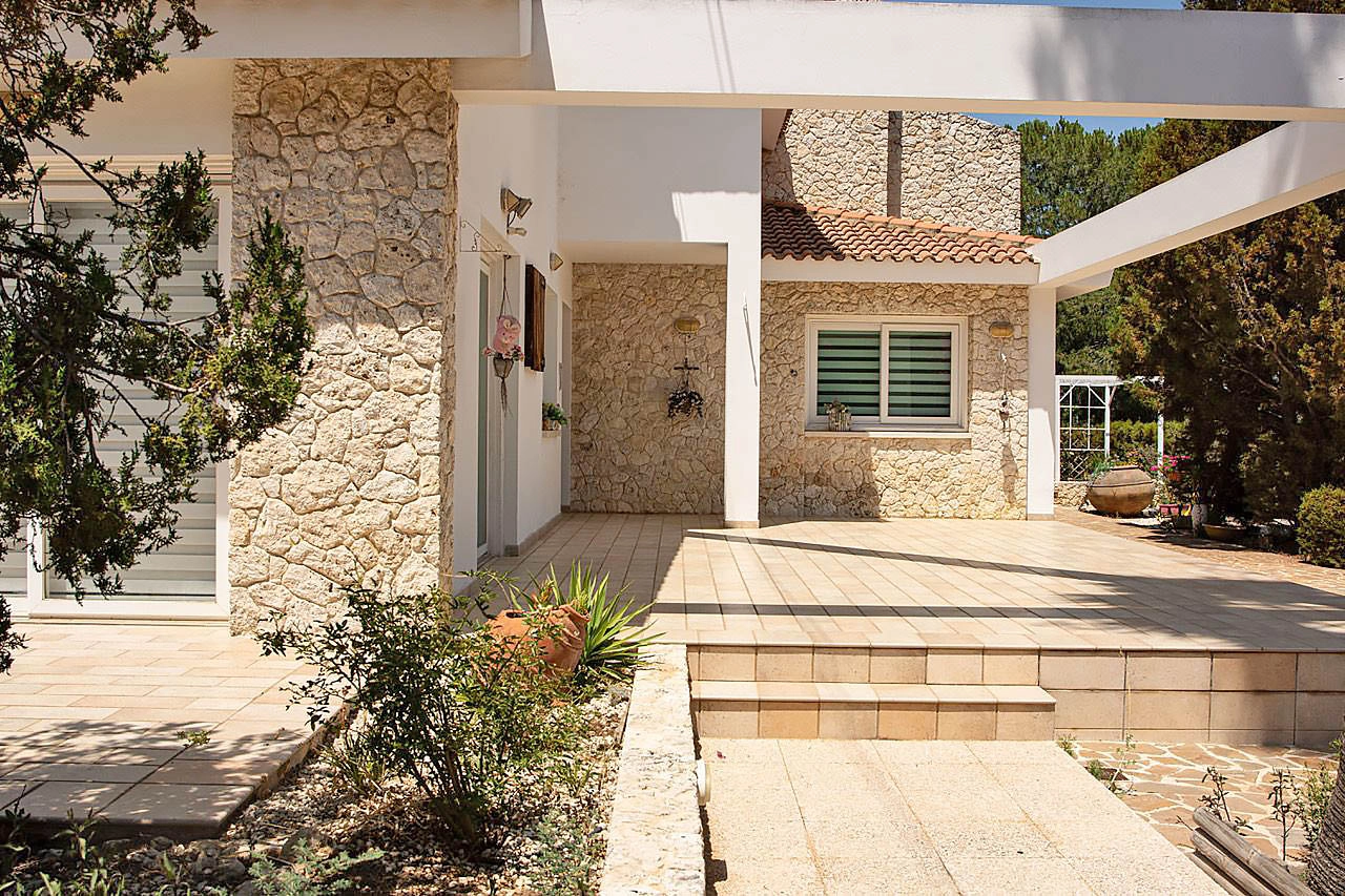 4 Bedroom House for Sale in Engomi, Nicosia District