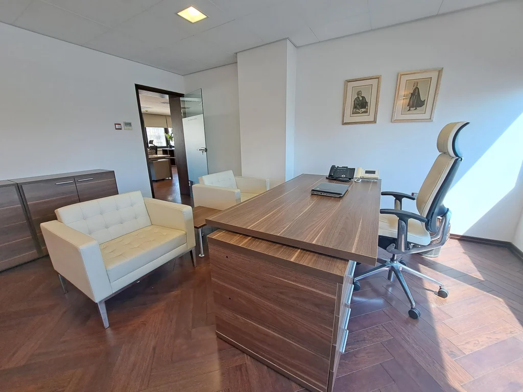 372m² Office for Sale