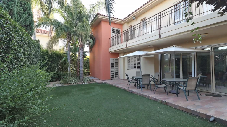 5 Bedroom House for Sale in Strovolos, Nicosia District