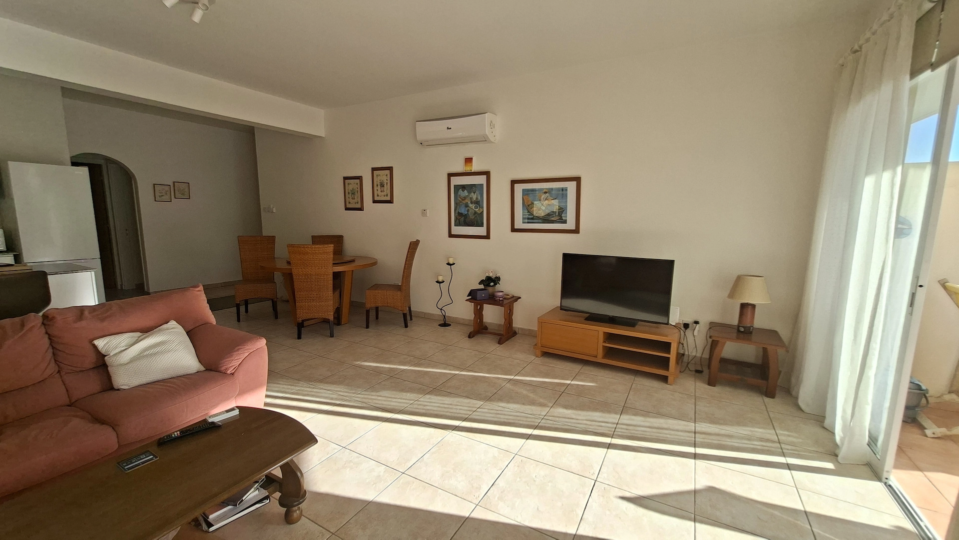 2 Bedroom Apartment for Rent in Paphos – Universal