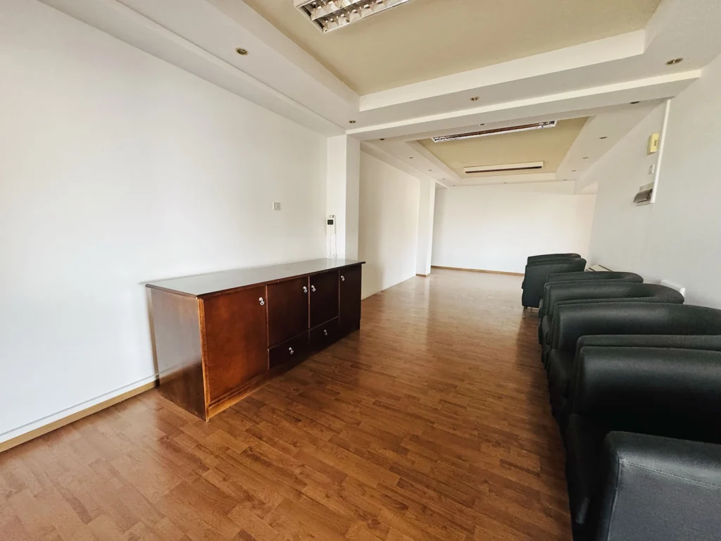 249m² Office for Sale