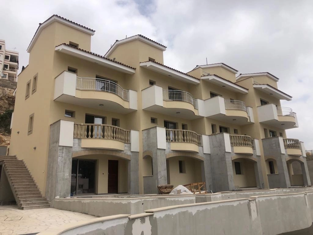 3 Bedroom House for Sale in Paphos – Universal