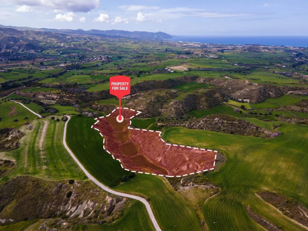 27,425m² Plot for Sale in Steni, Paphos District