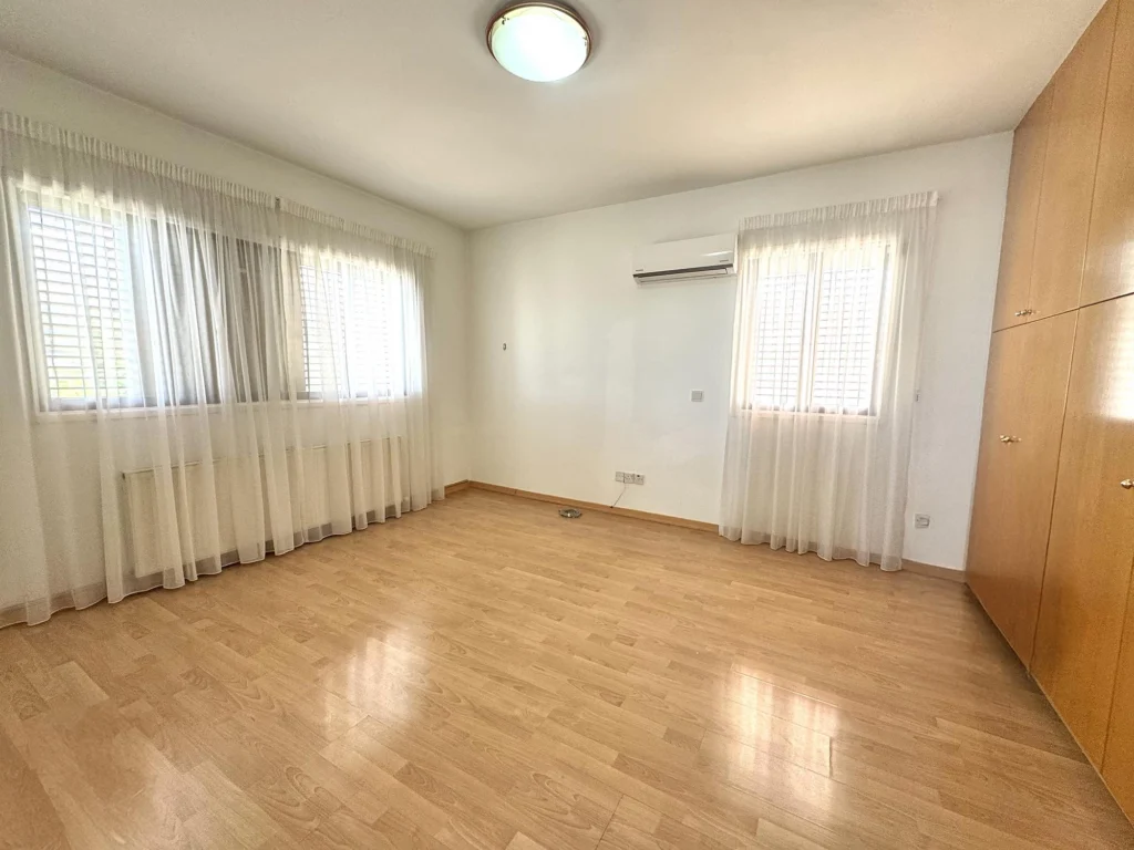 5 Bedroom House for Sale in Strovolos, Nicosia District