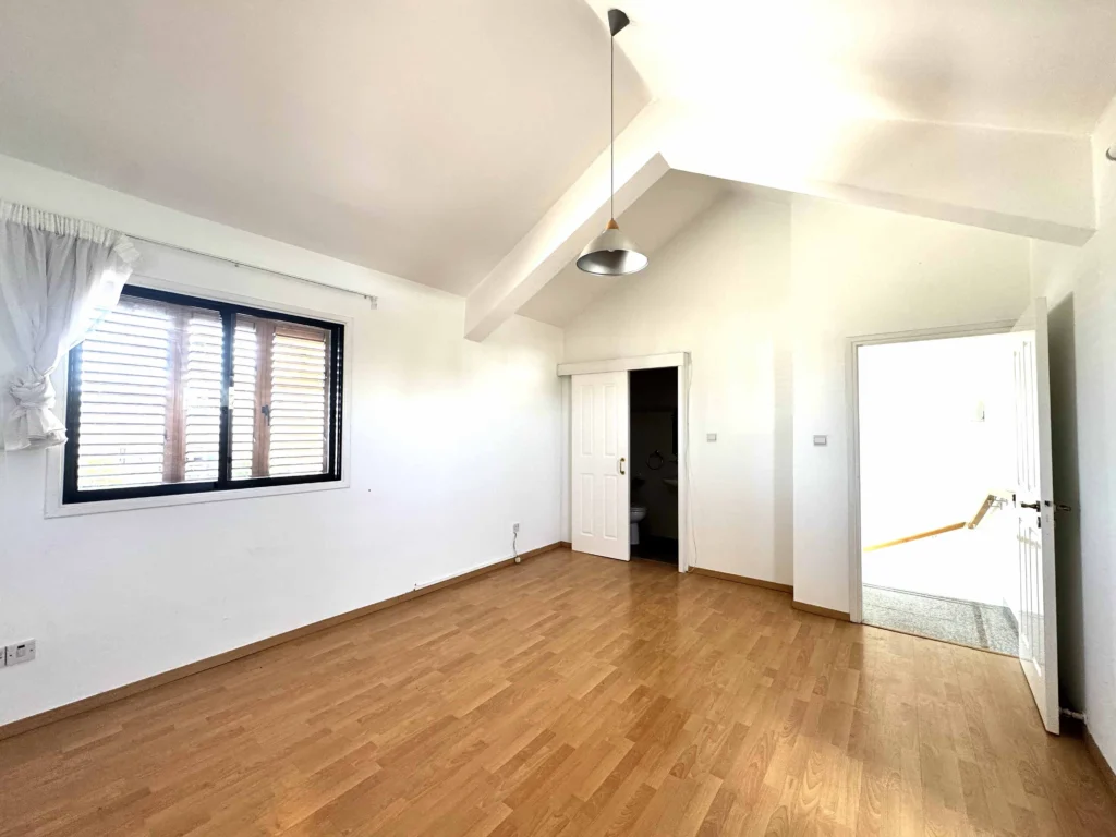 5 Bedroom House for Sale in Strovolos, Nicosia District
