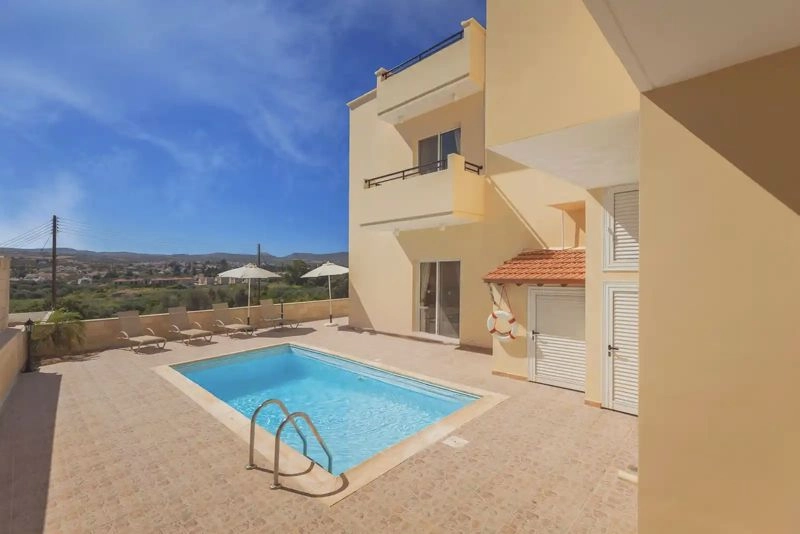 4 Bedroom Apartment for Sale in Paphos District