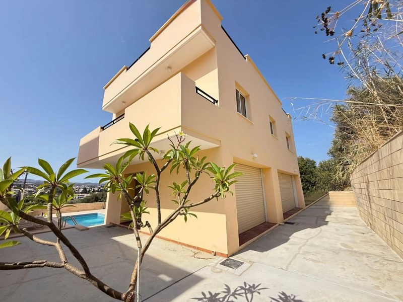 4 Bedroom Apartment for Sale in Paphos District
