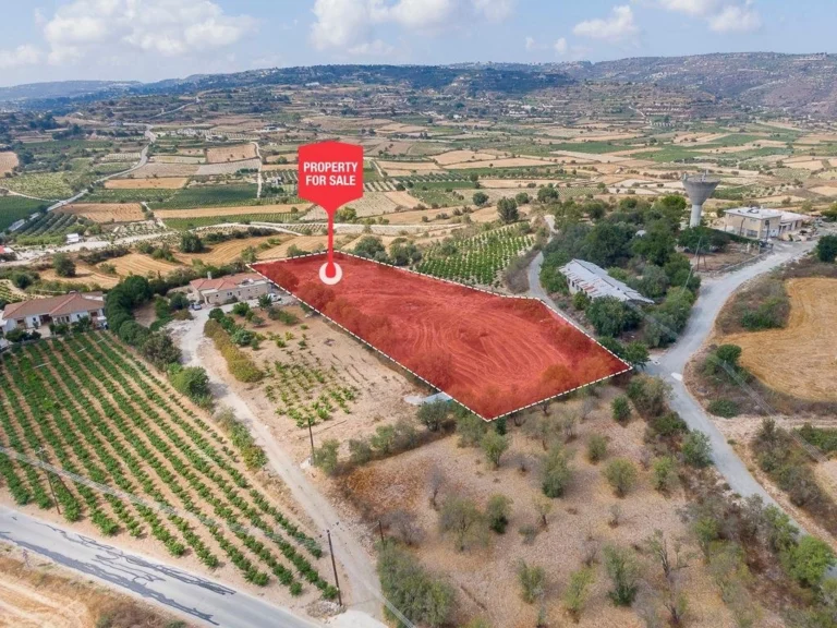 4,014m² Plot for Sale in Polemi, Paphos District