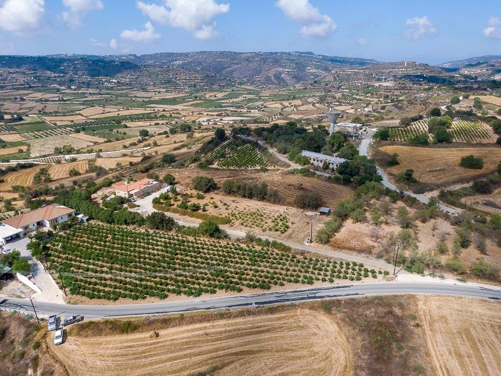 4,014m² Plot for Sale in Polemi, Paphos District