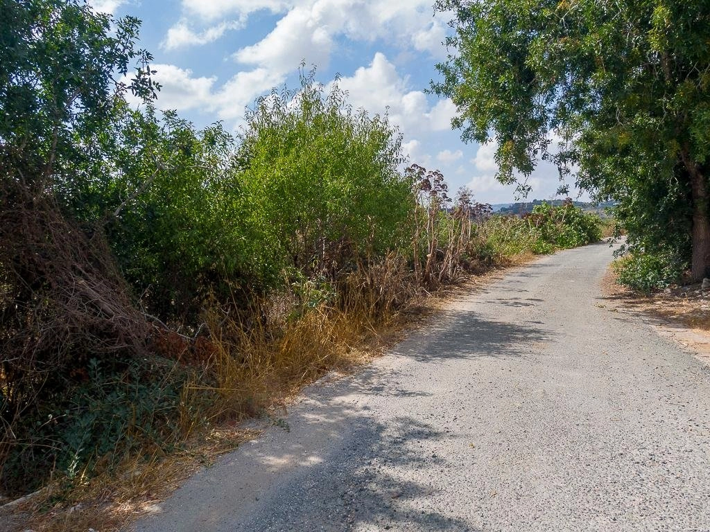 4,014m² Plot for Sale in Polemi, Paphos District