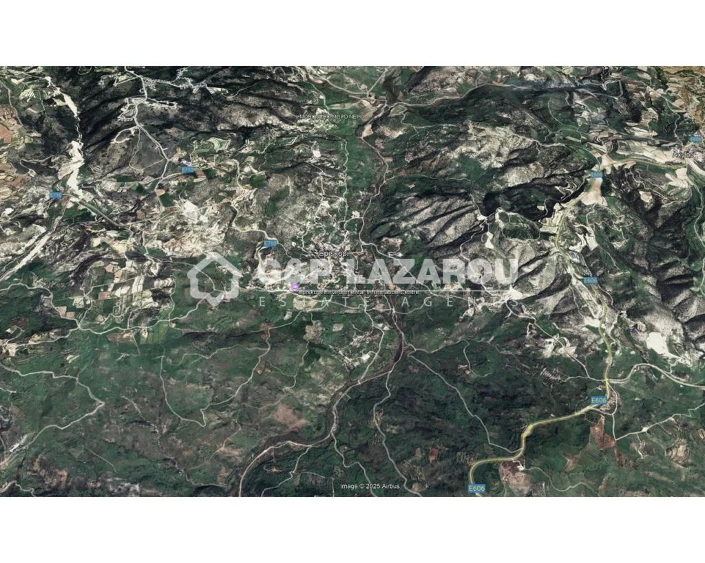 7,082m² Plot for Sale in Episkopi, Paphos District