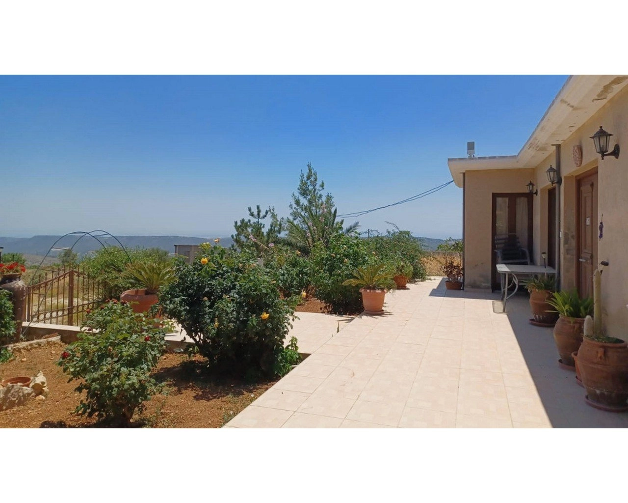 3 Bedroom House for Sale in Agios Therapon, Limassol District